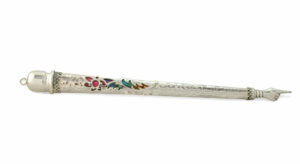 Hammered Yad Torah with Colourful Flower
